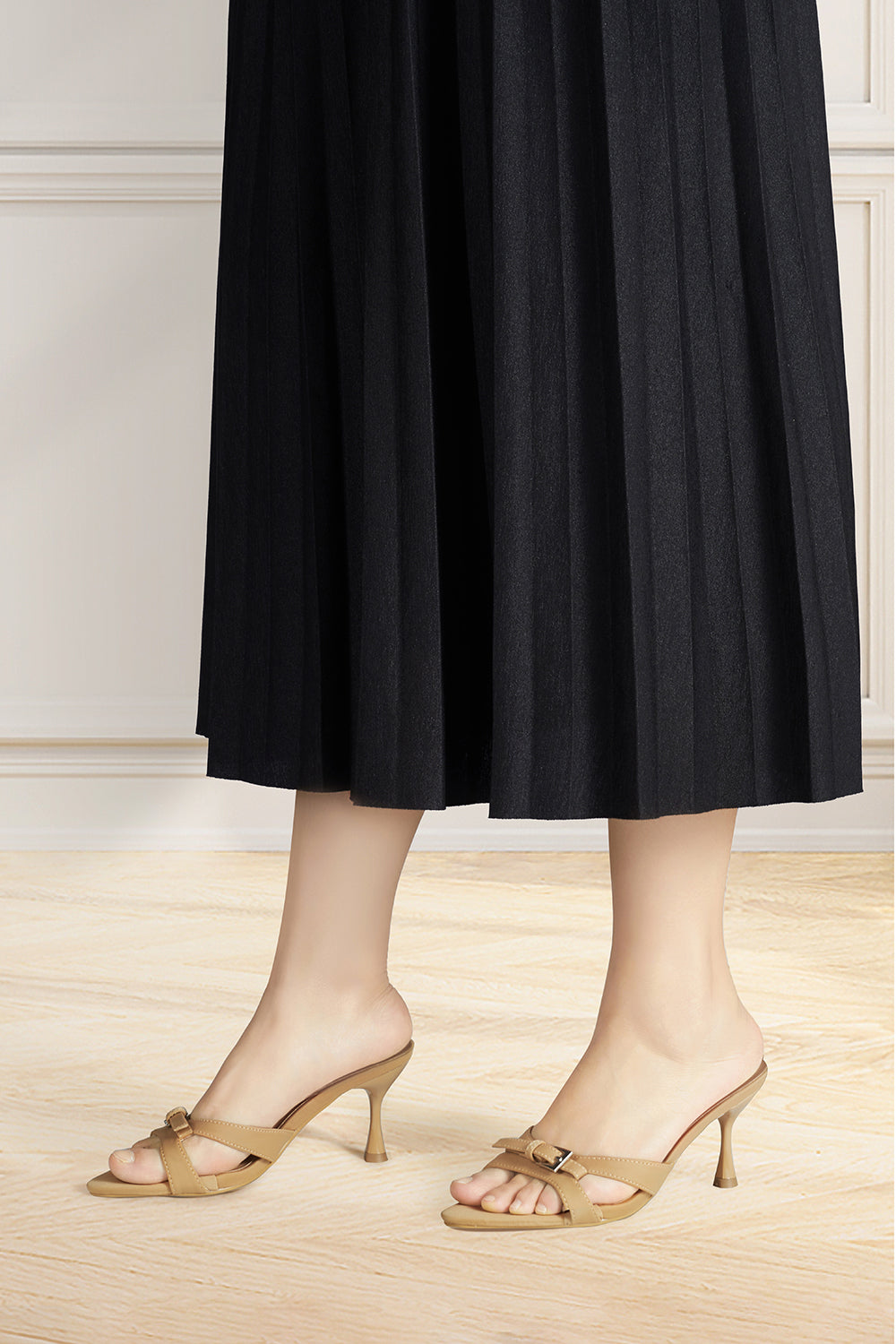 Simple High - heeled Sandals With Thin Heels and Pointed Toes