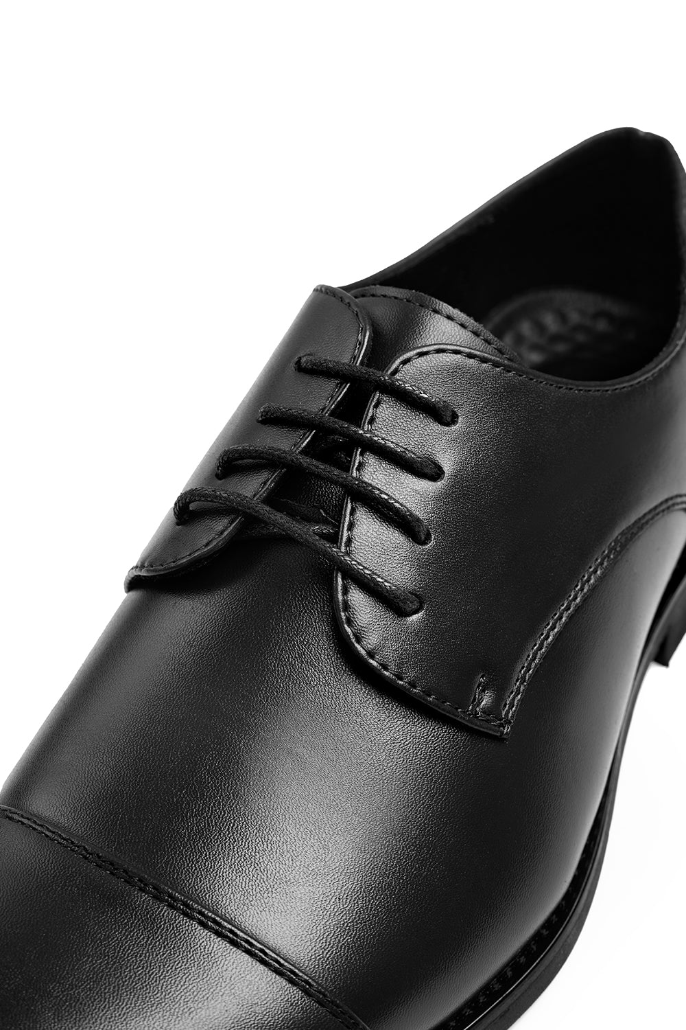 Dress Shoes in PU Leather with Pointed Toe Lace - up