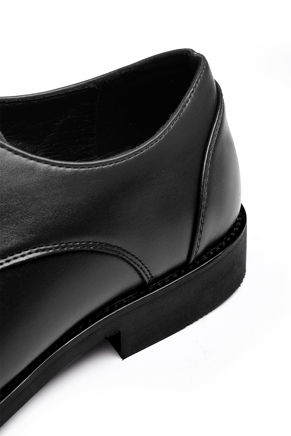 Dress Shoes in PU Leather with Pointed Toe Lace - up