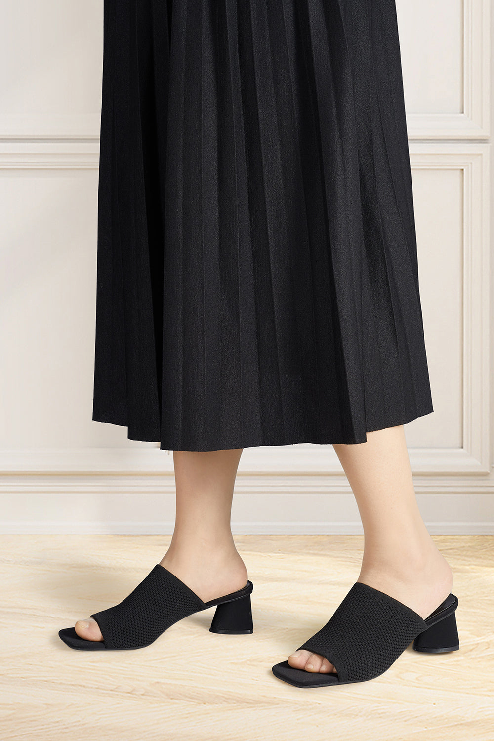 Knitted High Heeled Sandals with Square Toe and Open Toe