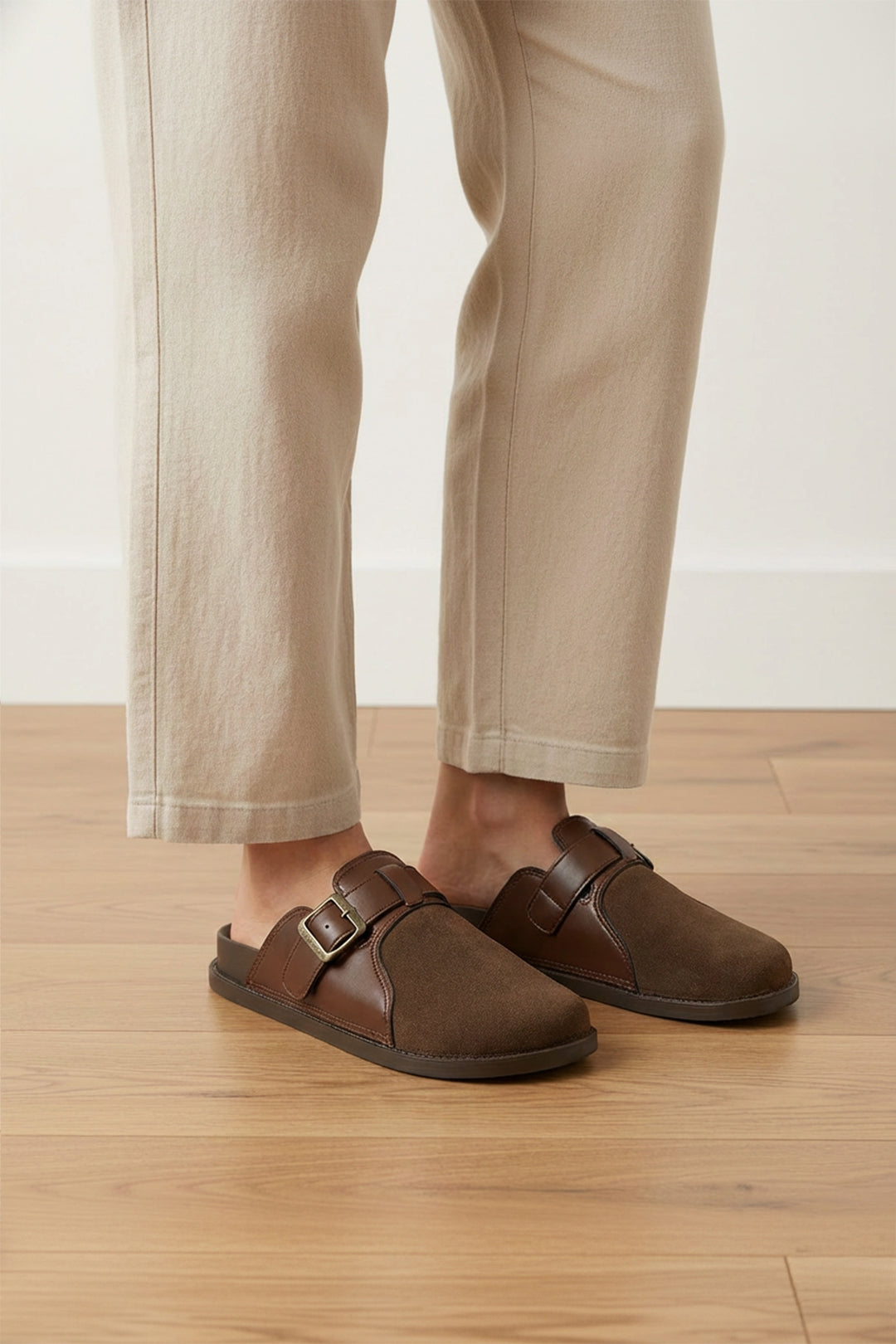 Flat Footbed Closed-Toe Sandals Mules